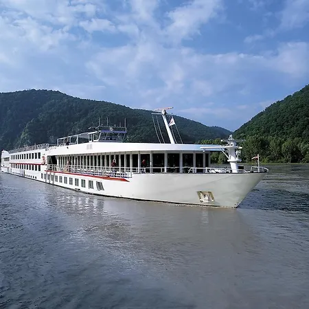 Fairtours Hotelschiff Regina Rheni **** Düsseldorf